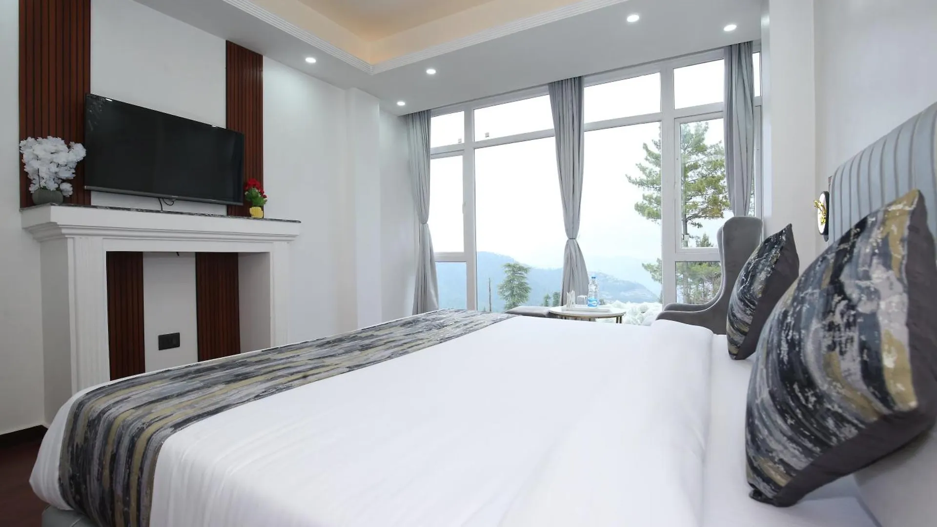 The Snow Castle Kufri - A Hidden Gem In Kufri Hotel Shimla 4*,